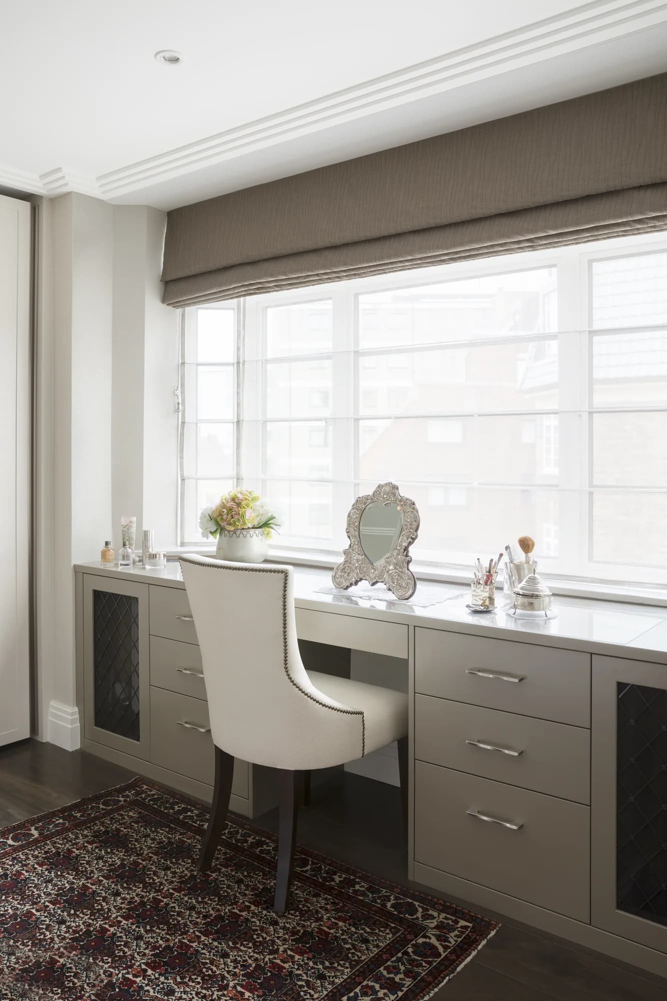 Front view of dressing table